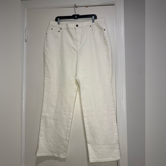 NWT Talbot Women’s Sz: 16W White Stretch Mid Rise Bootleg 5 Pocket Jeans. - Picture 1 of 14